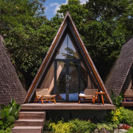 Jual Rumah Glamping Segitiga Kayu Jati Custom Sesuai Desain dan Ukuran