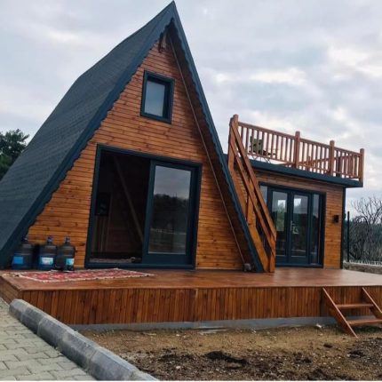 Rumah-Segitiga-Kayu-Jati-Minimalis-Rooftop